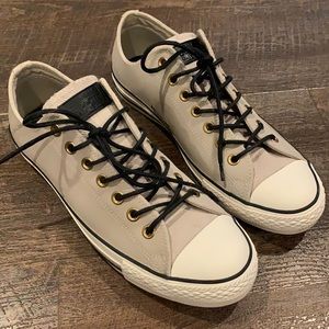 Men’s Converse nubuck low-top shoes, size 10